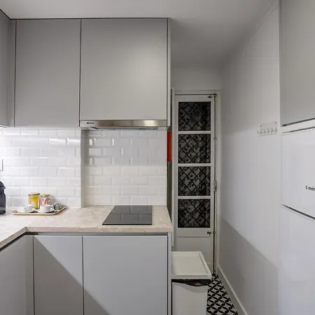 Alfama Chic Penabuquel アパート *